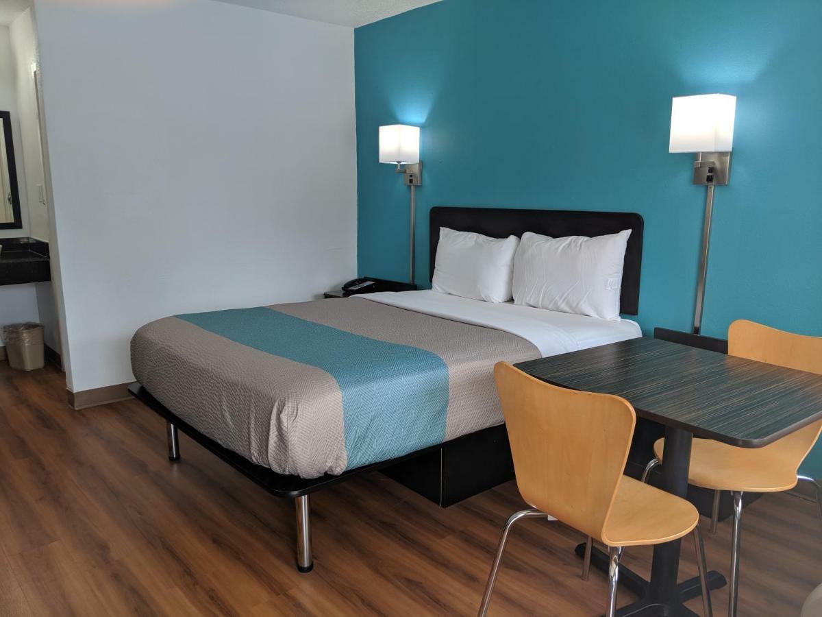 Motel 6 Chattanooga - Airport Eksteriør billede